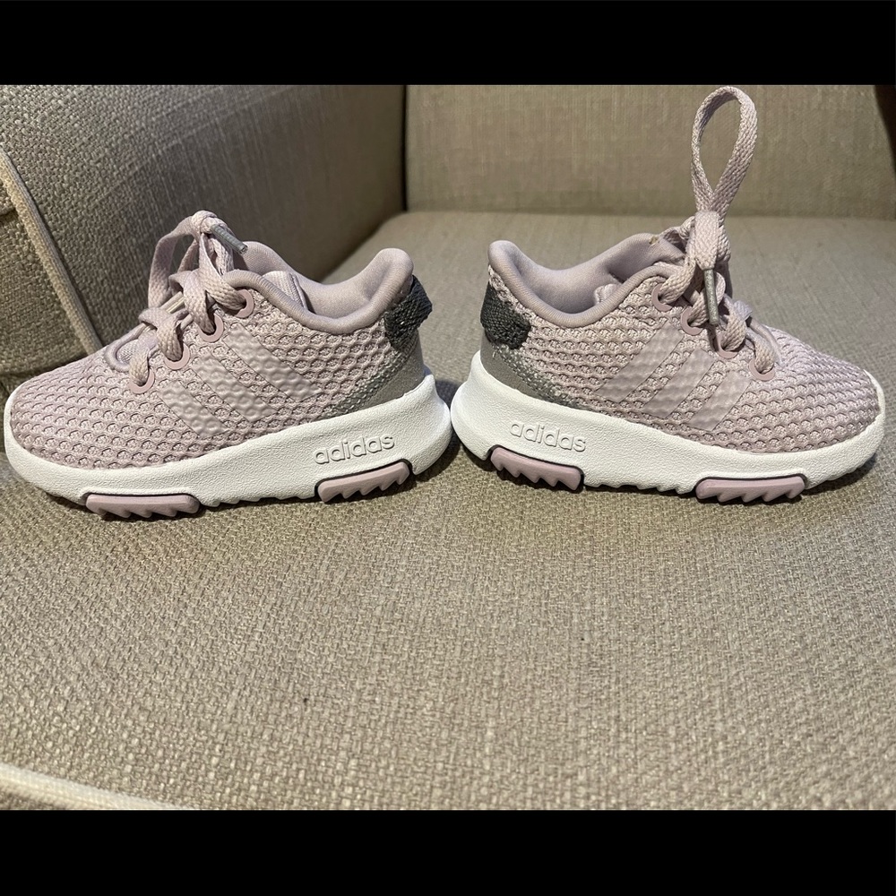 Toddler adidas racer size 4c